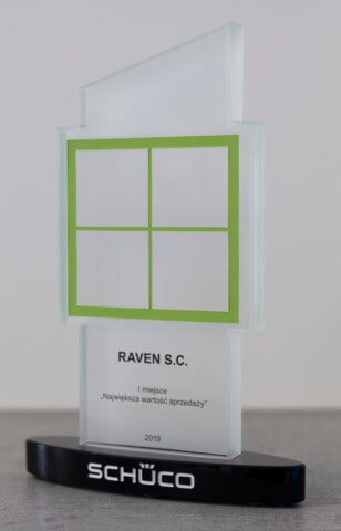 statuetka najwieksza wartość sprzedaży schuco dla firmy Raven