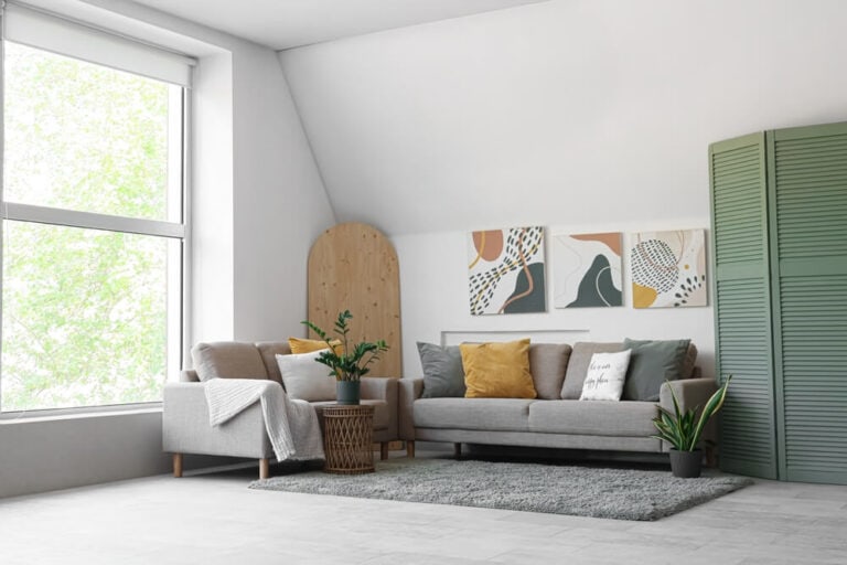 Jakie okna do salonu wybrać – otwierane, przesuwne czy stałe